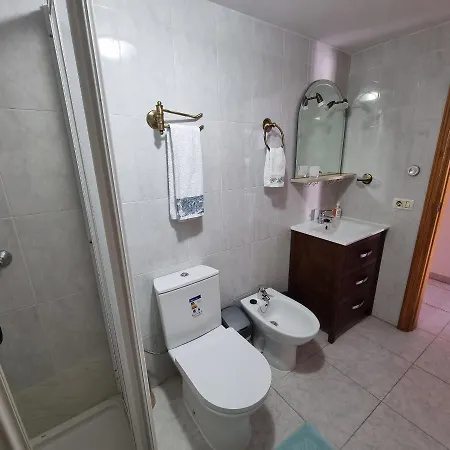 Vivienda Leo-jes Apartment *