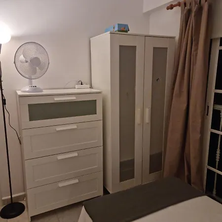 Vivienda Leo-jes Apartment *