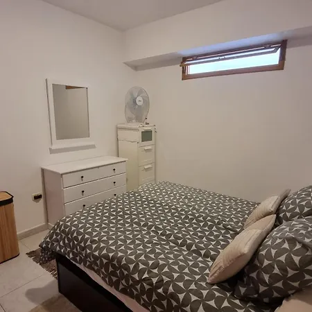 Vivienda Leo-jes *